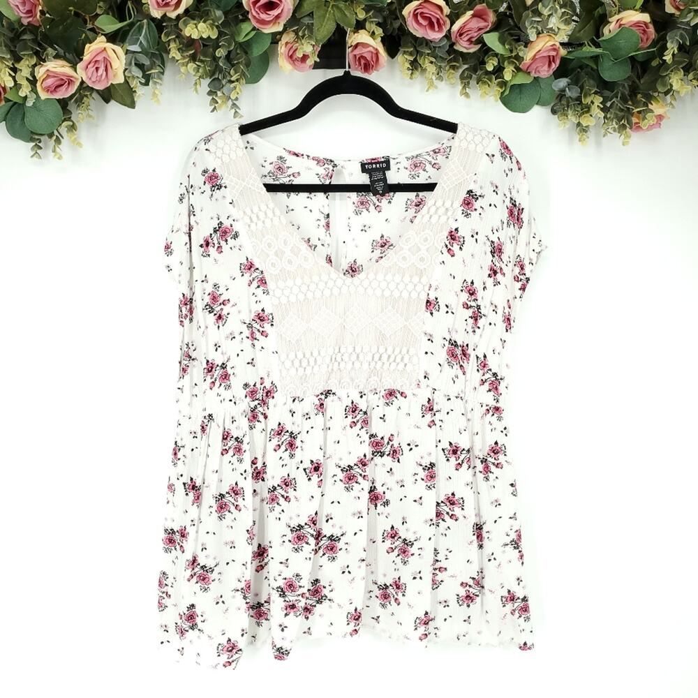 Torrid Short Sleeve Floral Top